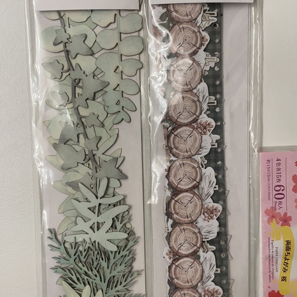 Scrapbooking supplies - Picture 10 of 11